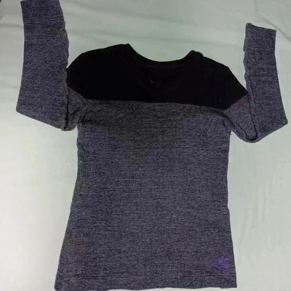 Smart  Pak v neck pull over. Ladies Size m